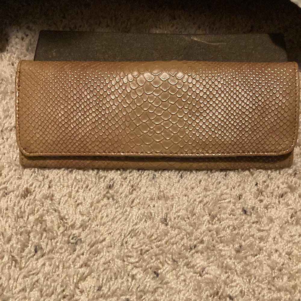 Big Buddha clutch